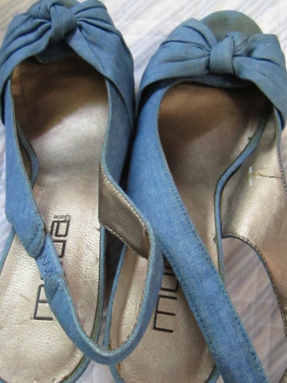 Moda Blue Knot Front Wedge Sandals